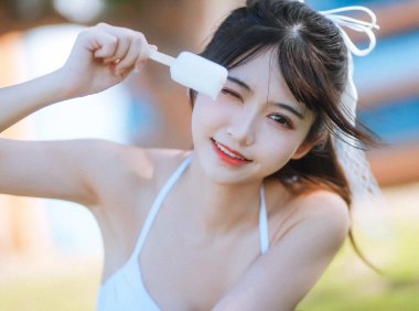 鳗鱼霏儿写真合集[102套]